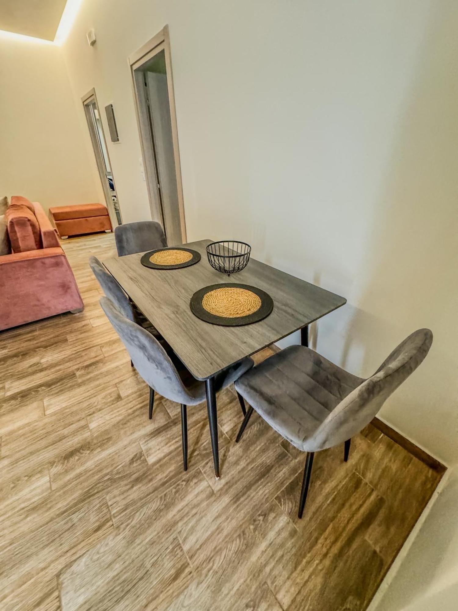 Navalia-homes Salamis